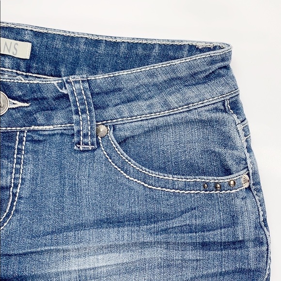 ZCO Jeans Shorts Size 9 Blue Decorative Pockets - Picture 4 of 8